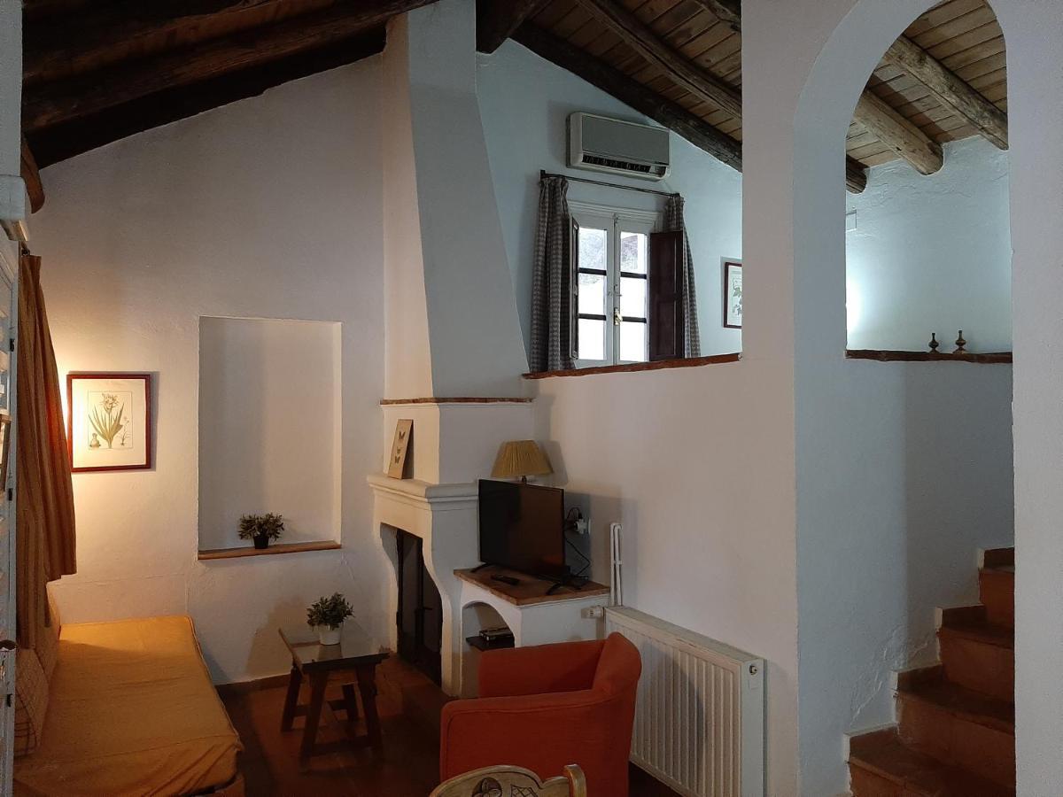 Finca Valbono Apartamentos Rurales Y Hotel Aracena Esterno foto